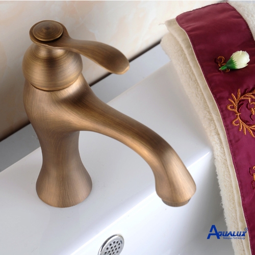 VÒI LAVABO NÓNG LẠNH GIẢ CỔ AQHT039GC2